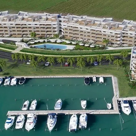 New & Modern - Marina,