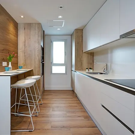 New & Modern - Marina,