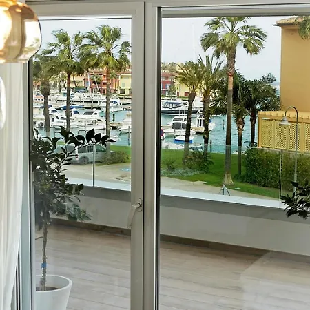 New & Modern - Marina, Apartment